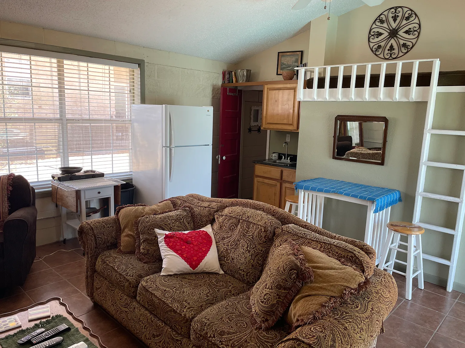 1 bed, 476 sqft, $1,300 — Photo 3