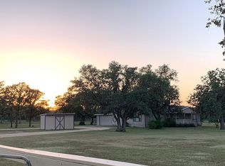 340 Deer Trail Ln, Goliad, TX 77963