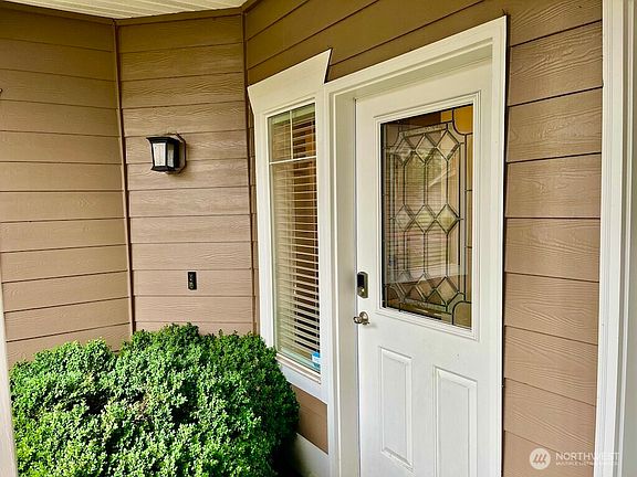4th image of 10700 SE 260th Street #M102