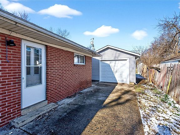 2nd image of 2825 Coronette Ave