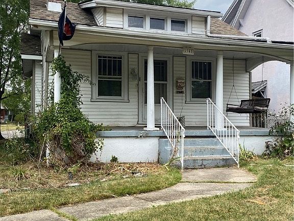 2nd image of 2341 Rosemont Blvd