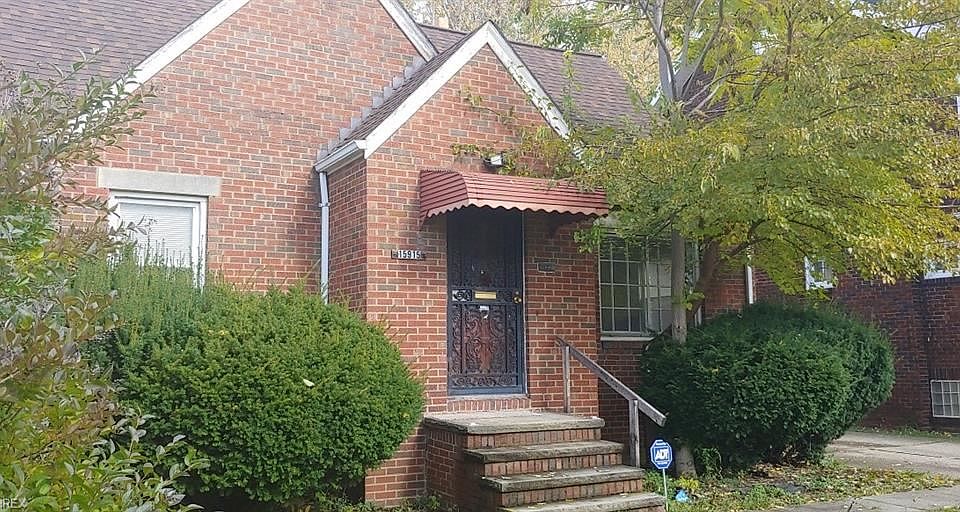 1st image of 15915 Corsica Ave