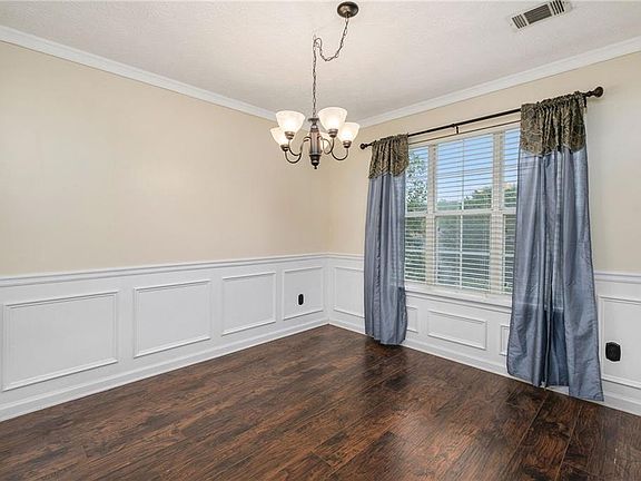 3rd image of 3743 Hollow Oak Ln