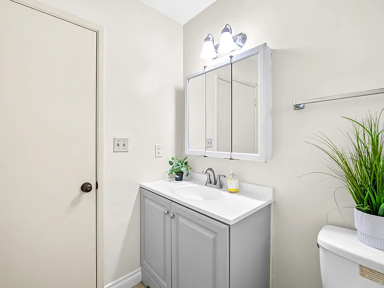 12021 Bailey St #4 — Photo 29