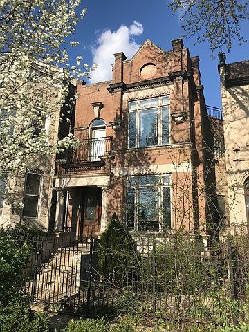 1st image of 1135 N Sacramento Ave