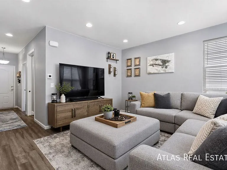 7940 Shoshone St — Photo 4