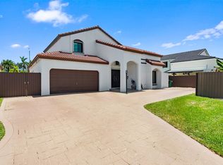 636 SW 88th Pl E, Miami, FL 33174