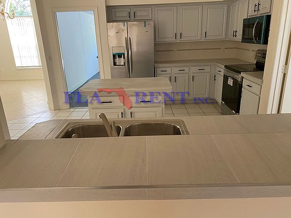 2nd image of 3806 Wimbledon Dr