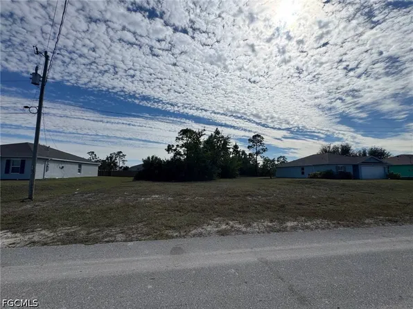1412 NE 44th St, Cape Coral, FL 33909
