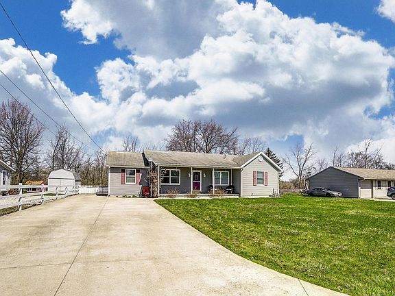2nd image of 1766 Harris Dr