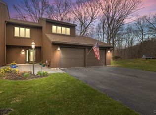 36 Jarvis Dr, Manlius, NY 13104