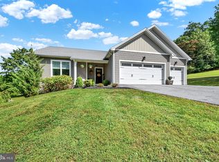 6433 Reynolds Mill Rd, Seven Valleys, PA 17360