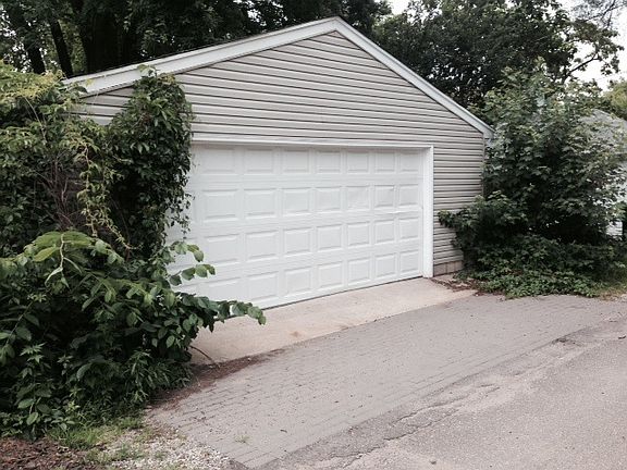 4th image of 1510 Concordia Ave