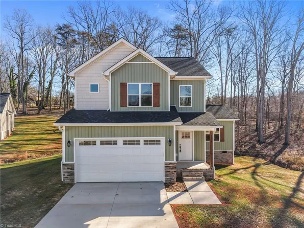 517 Woods Dr, Randleman, NC 27317