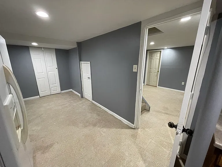 216 Carnation Ct #BASEMENT — Photo 3
