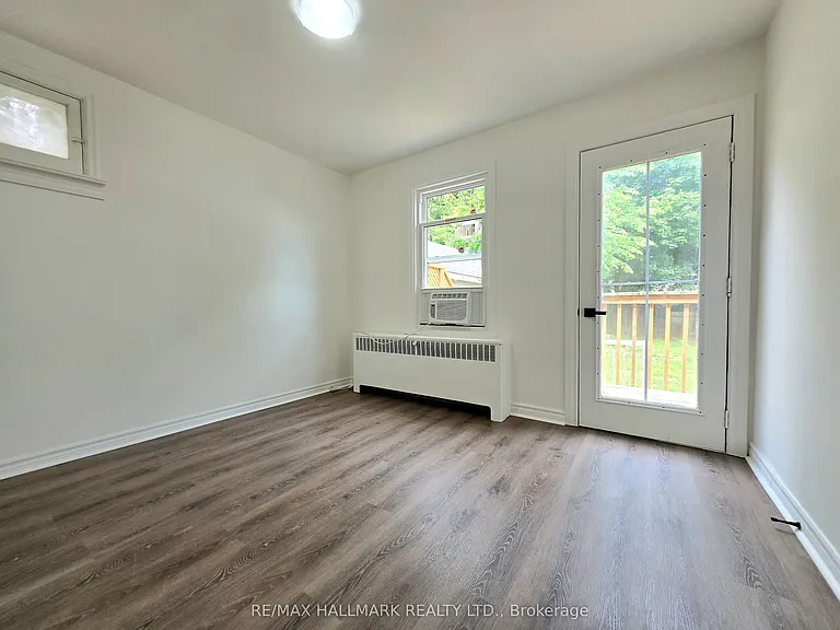 49 Hunt Ave — Photo 8