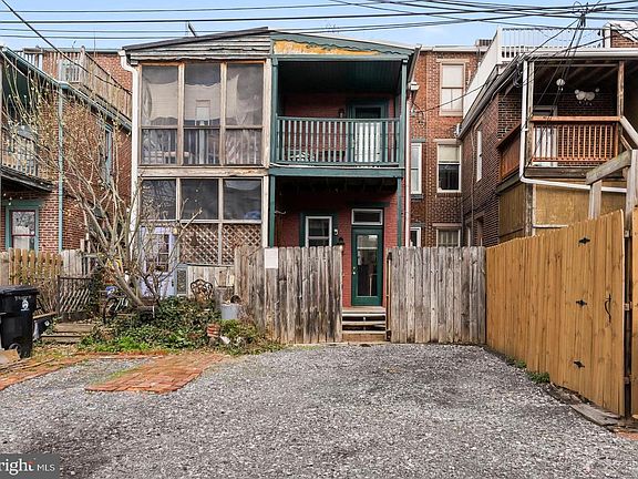 3rd image of 906 Green St