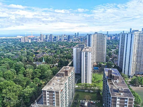 3rd image of 585 Bloor St E #3022