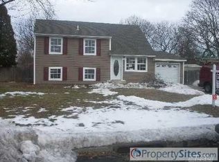 147 Ruth St, West Islip, NY 11795