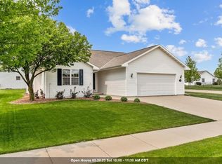 3229 Bellfield Dr, Oshkosh, WI 54904