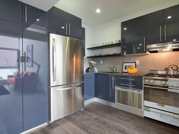 390 Lorimer Street image 1 of 5