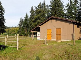 7450 Jewett Rd, Clinton, WA 98236