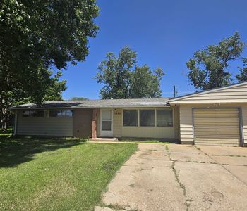 1228 Crescent Dr, Salina, KS, 67401
