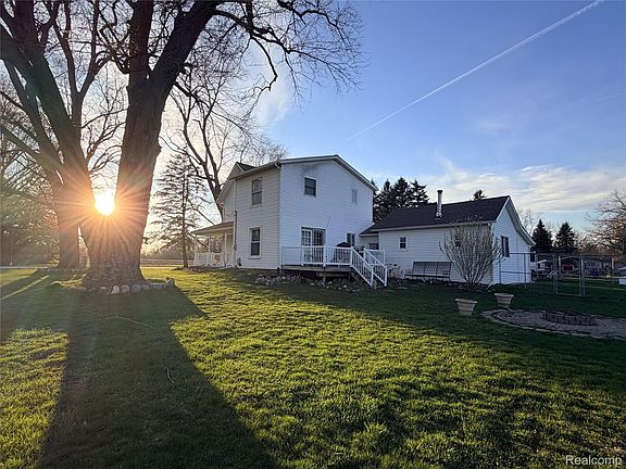 5th image of 6038 Byron Rd