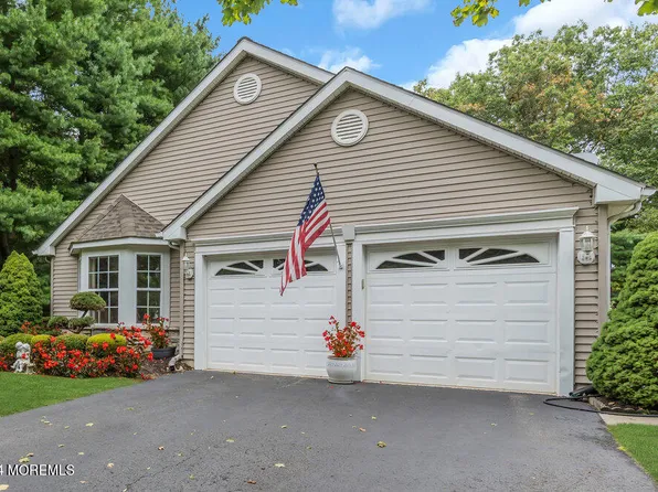 65 Skyline Drive, Lakewood, NJ 08701