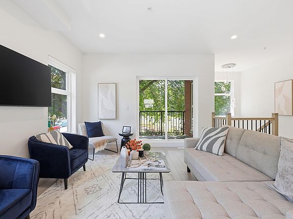 5th image of 2427 Mary Hill Rd #404