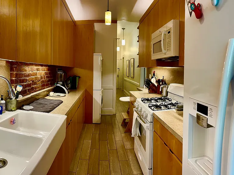 447 State St #4 — Photo 10