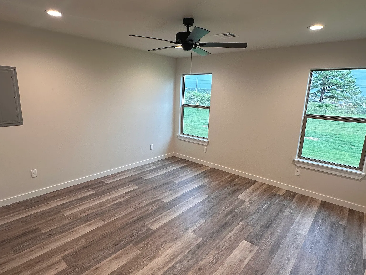 3 bed, 1250 sqft, $1,800 — Photo 4