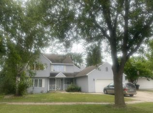 1322 Kuster Ct, Grand Forks, ND 58201