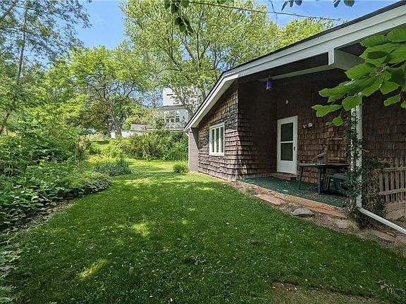 4th image of 70 Watrous St