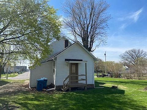 2nd image of 310 W 17th St