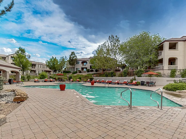 LM Pool 1