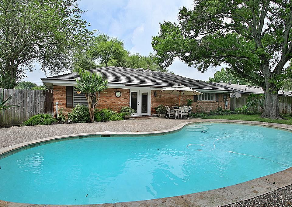 1st image of 9423 Highmeadow Dr