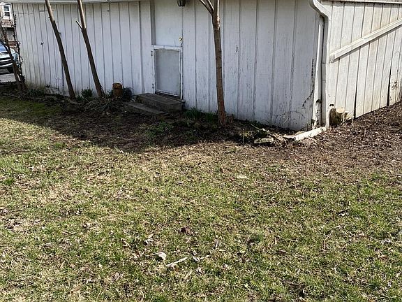 2nd image of 318 Moberly Ave