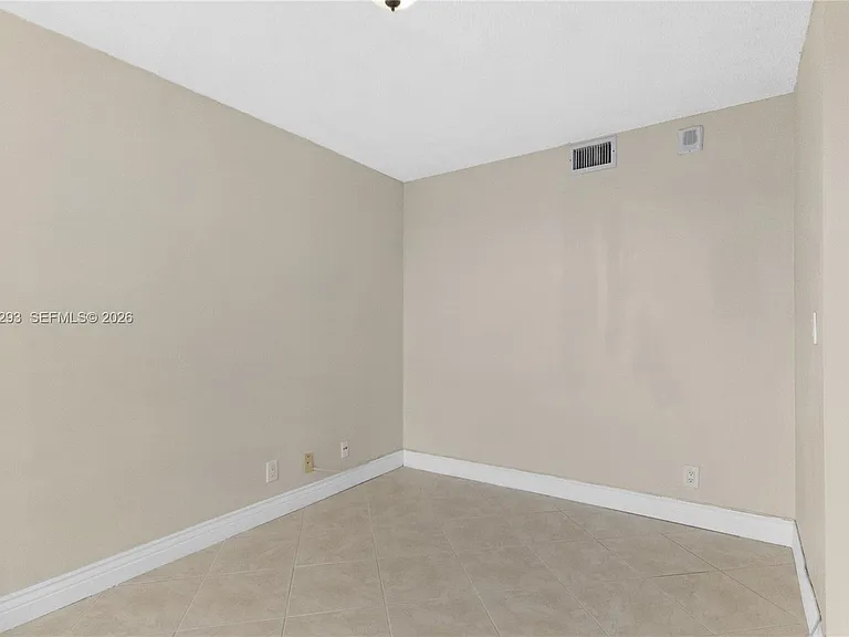 200 Leslie Dr #902 — Photo 24