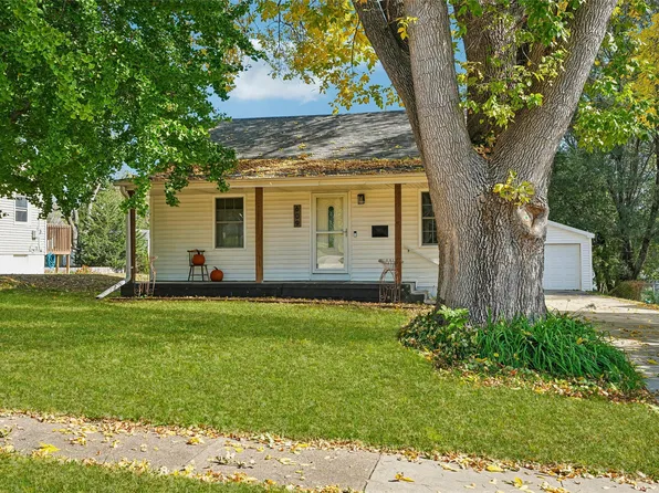 609 10th St, West Des Moines, IA 50265