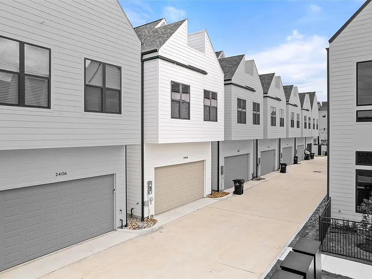 2408 Gray St — Photo 21