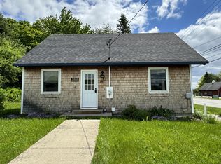 26 Searsport Ave, Belfast, ME 04915
