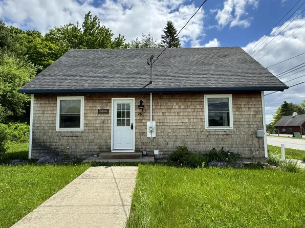 26 Searsport Avenue, Belfast, ME 04915
