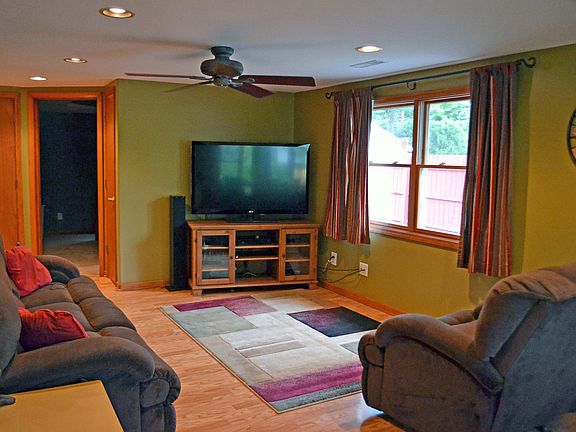 4th image of 2106 Greengold St