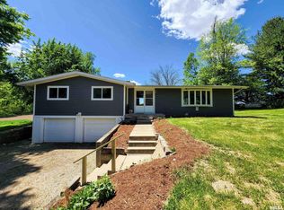 8298 Farmington Cemetery Rd, Pleasant Plains, IL 62677