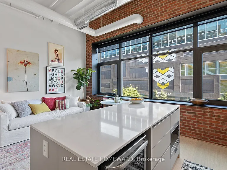 150 Logan Ave #207 — Photo 4