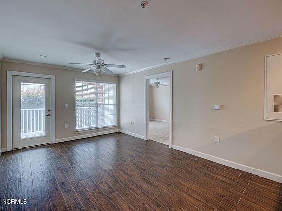 5th image of 2813 Bloomfield Lane Unit 105