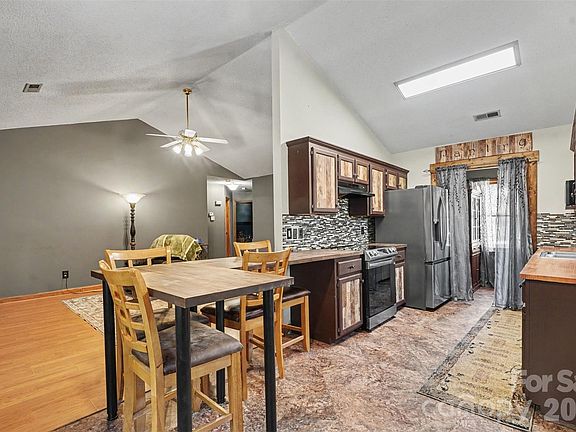 5th image of 3308 Mistywood Dr