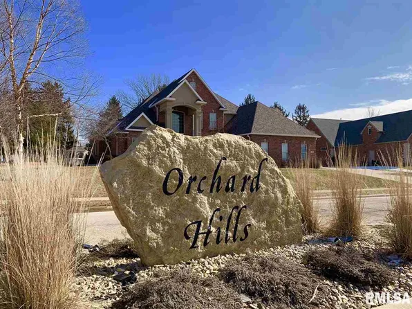 1230 Whippoorwill Dr, Morton, IL 61550