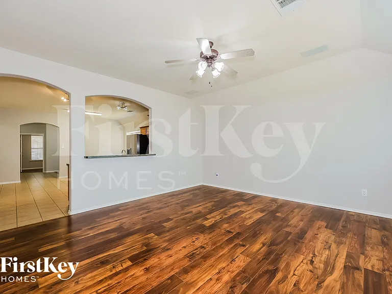 8028 Plateau Dr — Photo 3